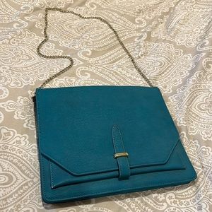 Izzy & Ali Style Purse with Chain